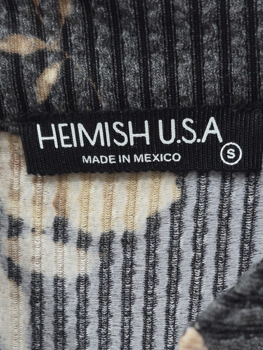Heimish Floral Ribbed High-Low Top – Size Small - Picture 3 of 4